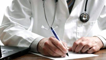 Nueva cautelar contra el DNU: una jueza frenó los aumentos de la prepaga a una jubilada