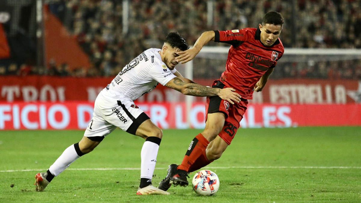 Newells sumó un punto y comparte la cima con Gimnasia; nueva derrota de ...