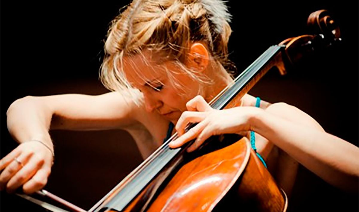 La violoncelista villamariense Sol Gabetta fue premiada en Francia