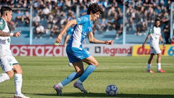 Gabriel Alanís, con la camiseta celeste, en la previa del compromiso ante Instituto: El grupo está junto, unido y enfocado en el lunes.
