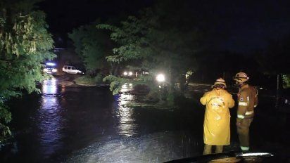 Por el temporal, evacuaron a tres familias en Alpa Corral