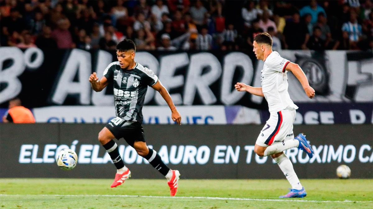 Central Córdoba vuelve a jugar en el Madre de Ciudades en los play off del Clausura. Tras eliminar a San Loenzo, esta noche recibe a Estudiantes de La Plata desde las 21.30.