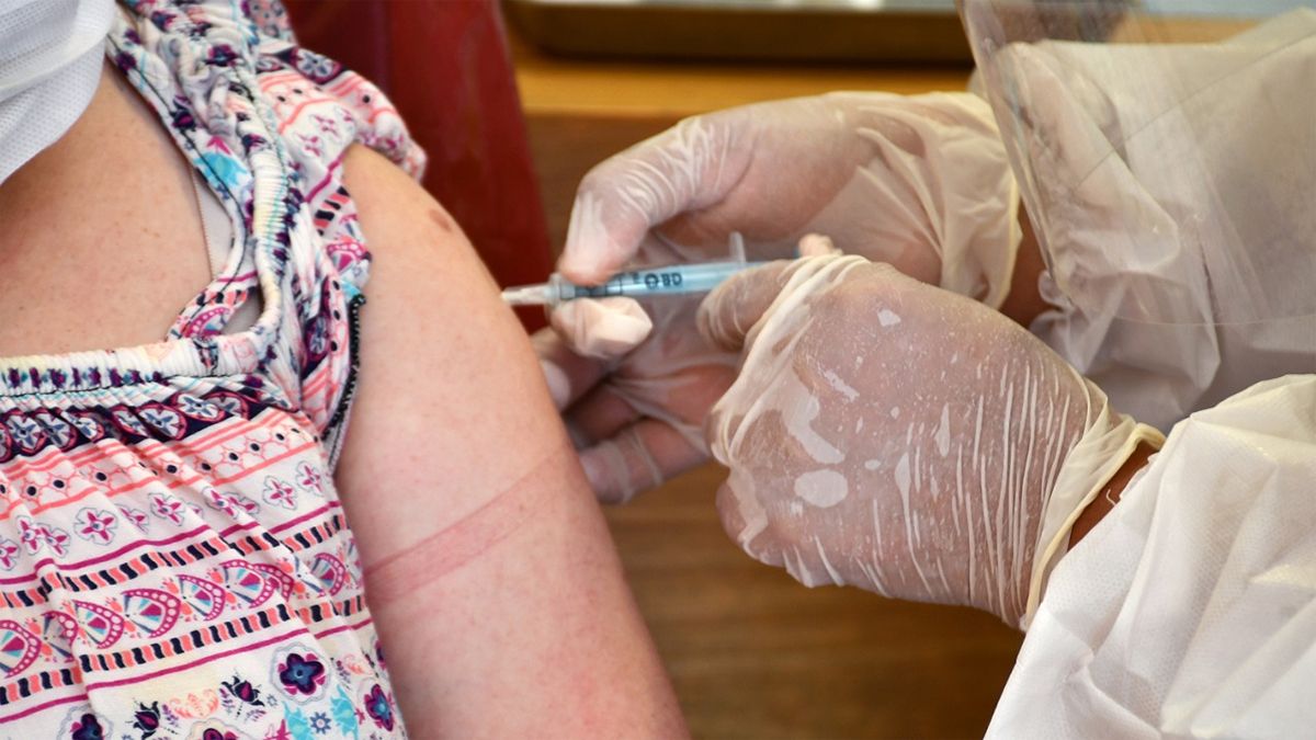 Con 185 dosis comenzaron a vacunar en geriátricos.