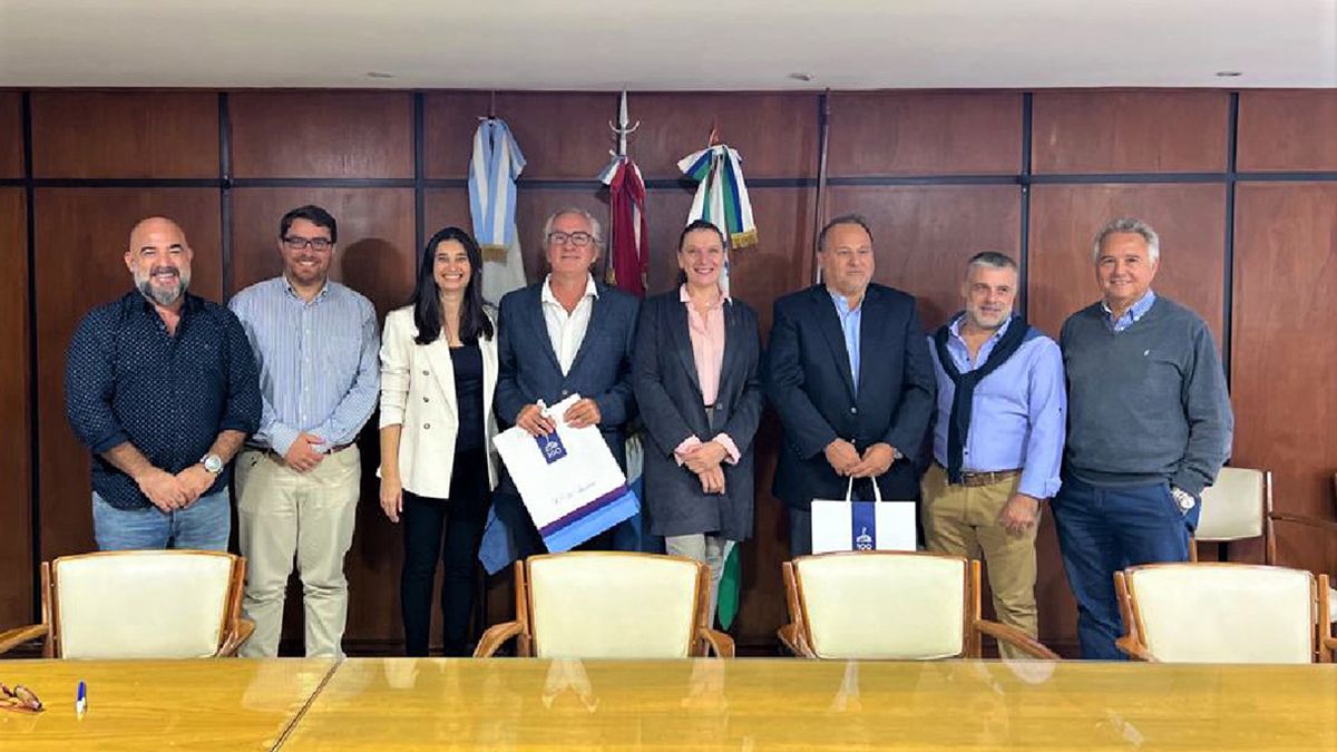 Autoridades de la Facultad de Arquitectura Urbanismo y Diseño (FAUD) de la Universidad Nacional de Córdoba (UNC) firmaron recientemente un convenio con la Cámara de la Construcción de Río Cuarto y la Unión de Empleados de la Construcción.