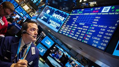 El blue sube $25, la brecha vuelve a superar el 20% y el riesgo país se acerca a los 1000 puntos