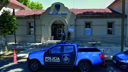 Un turista francés murió en una comisaría a la que había ido para denunciar un robo