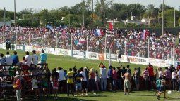 Graves incidentes protagonizaron los seguidores de Belgrano de  Vicuña Mackenna y se suspendió el partido