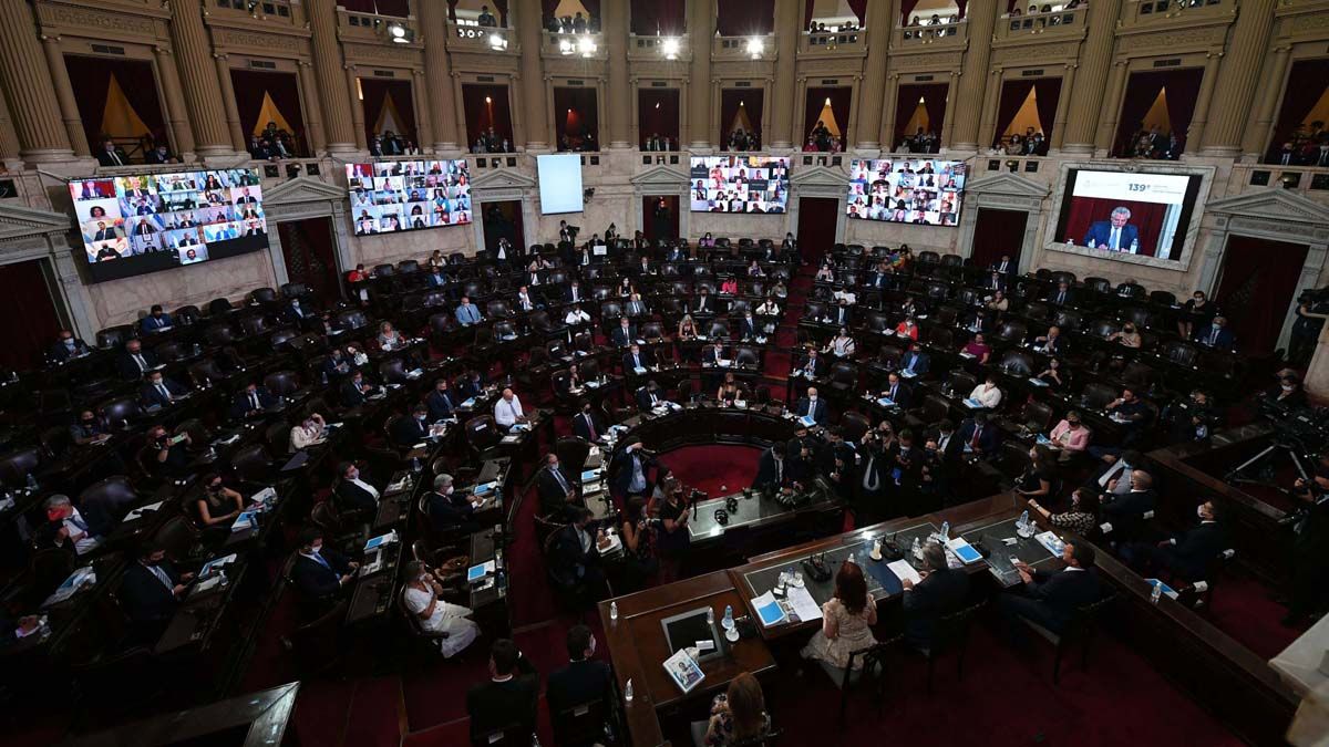 En el recinto no hubo lugar para los invitados especiales.