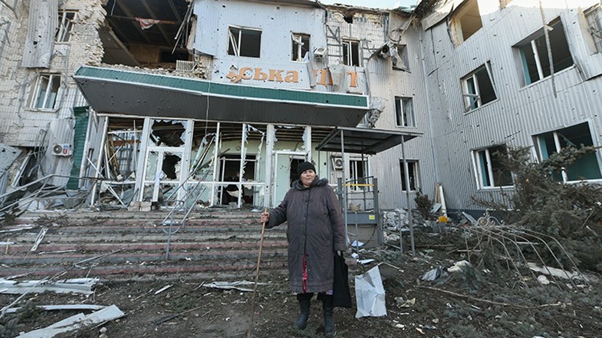 Un hospital bombardeado en Volnovakha en la región ucraniana de Donetsk el 12 de marzo. Foto: Agencia Anadolu vía Getty.