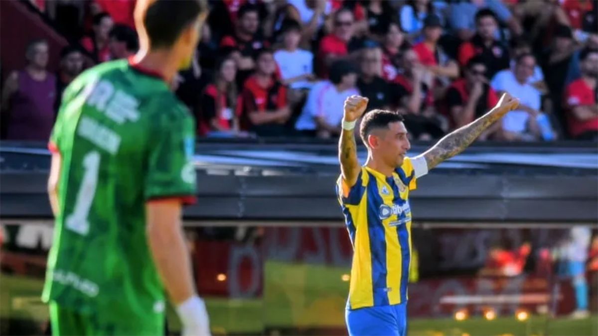 Ángel Di María convirtió un golazo a Newells y salió lesionado en el partido que Rosario Central ganara en el Gigante de Arroyito