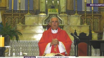 El obispo Adolfo Uriona encabezó la misa del Domingo de Ramos
