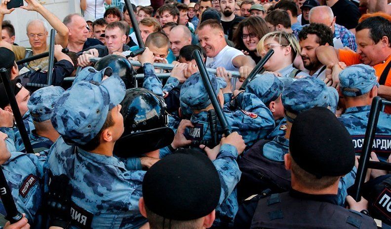 Rusia: Detienen a manifestantes que reclamaban por elecciones libres