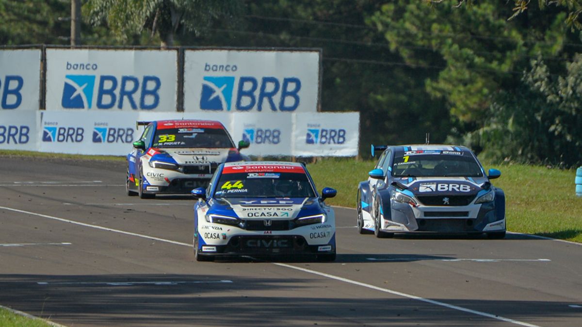 Leonel Pernia (Honda Civic), Pedro Cardoso (Peugeot 308 GTi) y Nelson Piquet (Jr) tres de los candidatos permanentes del TCR South America