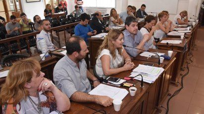Con acusaciones por ajustes en lo social, el PJ votó el Presupuesto