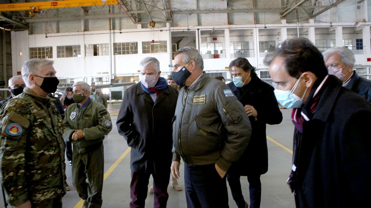 Con autoridades de la Fuerza Aérea
