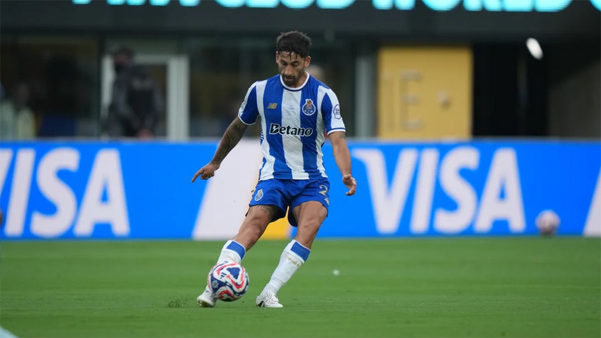El volante argentino Alan Varela, durante el empate entre Porto y Palmeiras.
