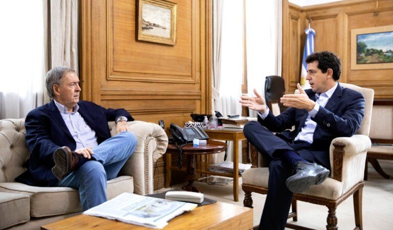 El gobernador Schiaretti en el despacho del ministro del Interior, Wado de Pedro, ayer al mediodía. Almorzaron juntos en una reunión “cordial”.