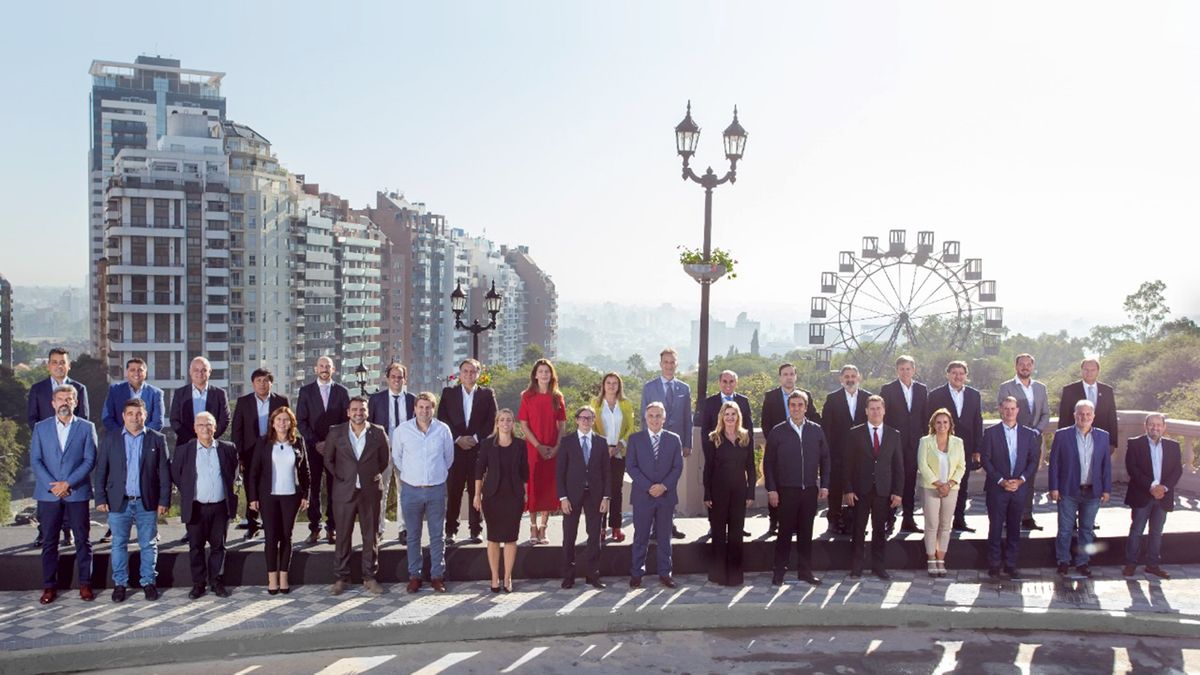 La foto de los intendentes que participaron en el encuentro realizado en Córdoba capital.