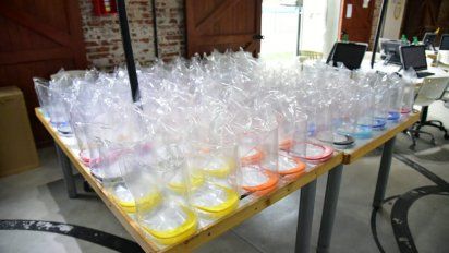 Realizaron 100 máscaras protectoras para el personal de salud y seguridad