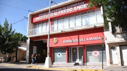 Incendio de un vehículo en Boulevard Alvear