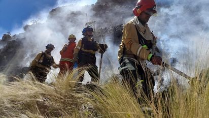 Traslasierra: se encuentra activo un incendio en la zona de Tala Cañada