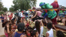 La caravana de Reyes Magos visitó el barrio Las Delicias
