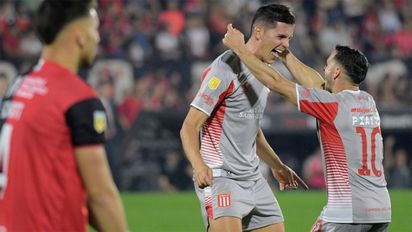 De la mano de Carrillo y Piatti, Estudiantes aplastó a Newell's por Liga Profesional