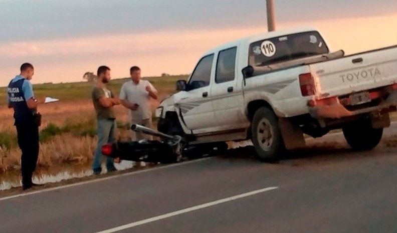 Canals: muere una joven al chocar en moto contra una camioneta en ruta 3