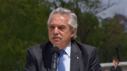 Antes de que arranque el acto de Cristina Kirchner, el presidente hizo anuncios para jubilados