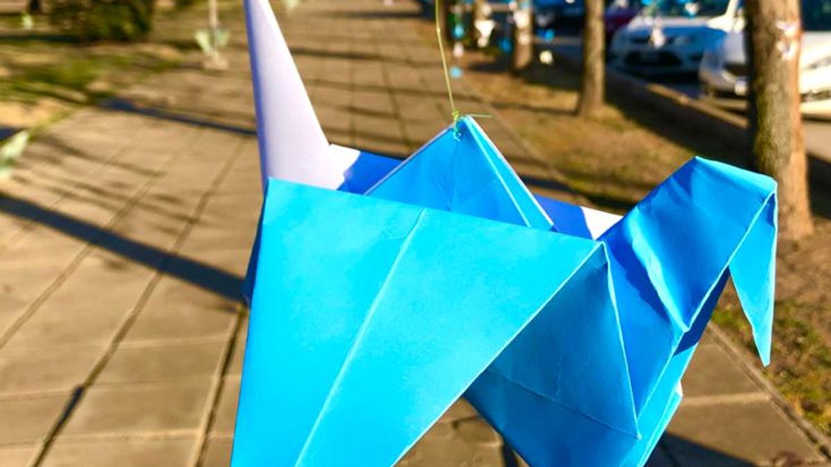 Las grullas fueron confeccionadas con las técnicas del origami.