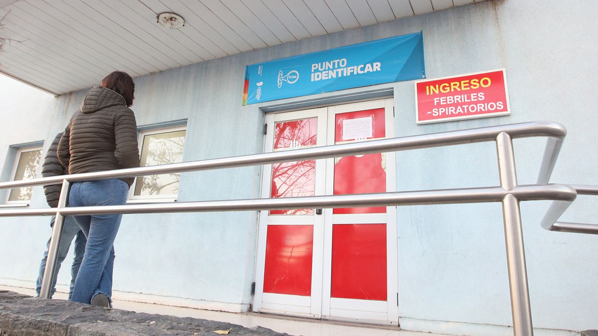 La carpa está conectada con el área Covid del Hospital San Antonio de Padua.