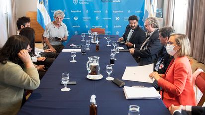 Justicia entregó a familiares informes de identificación de soldados en Malvinas