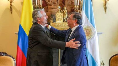 Petro asumió en Colombia y pidió