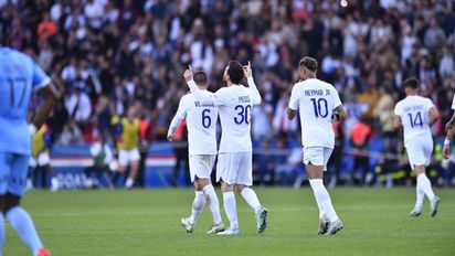 Messi aumenta su registro goleador a tres semanas del Mundial