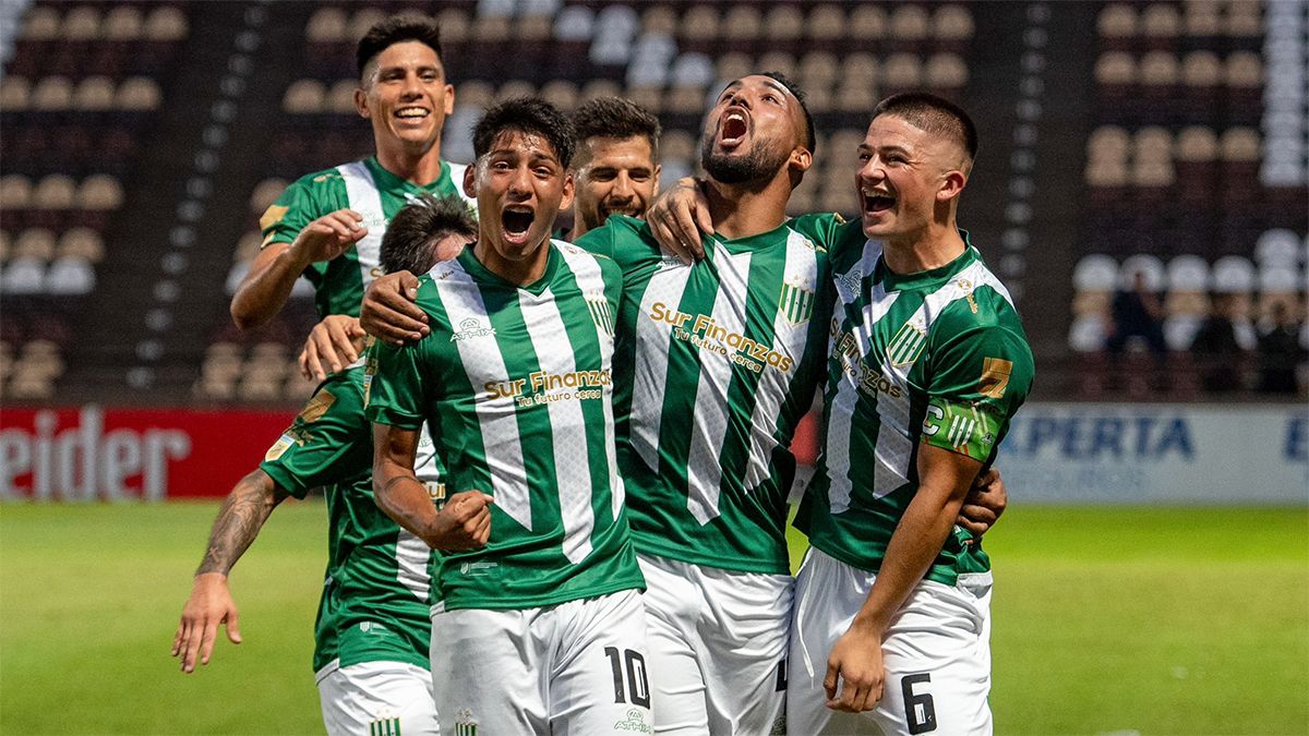 Banfield goleó 6 a 0 a Ciudad Bolívar y pasó a 16avos de final de la Copa Argentina
