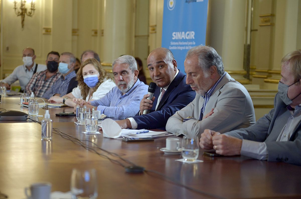 Manzur y Fernández encabezaron la reunión con los organismos vinculados a la Gestión Integral del Riesgo.