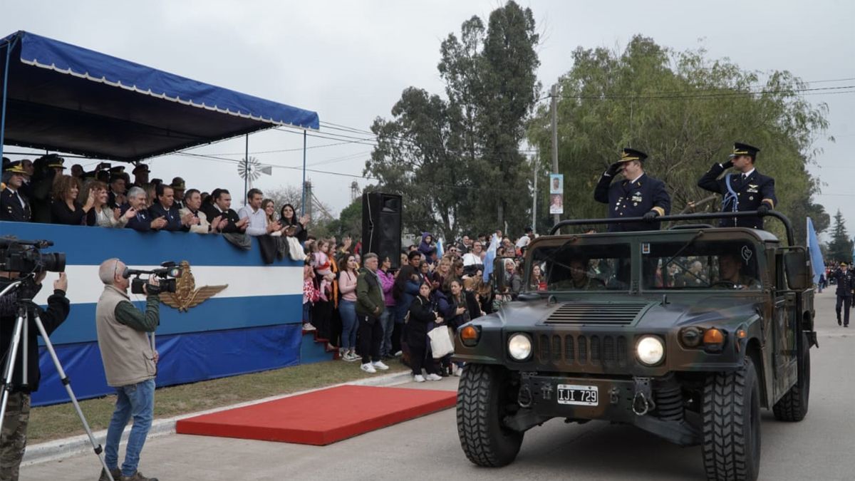 Desfile cívico-militar en Las Higueras. Foto: Andrés Oviedo.