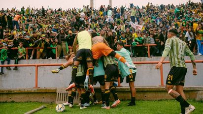 Gran triunfo de Aldosivi ante Huracán por el Torneo Clausura en la lucha por el descenso