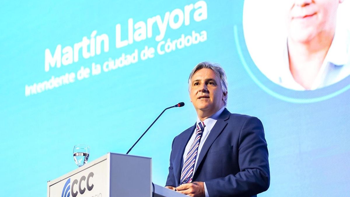Llaryora disertó en un evento de la Cámara de Comercio de Córdoba.