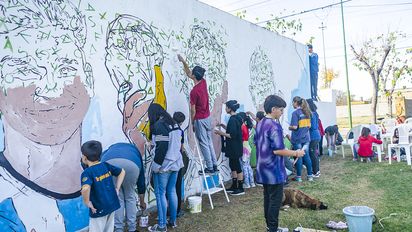 Monte de los Gauchos: 70 chicos y adultos pintaron un mural homenaje a la selección