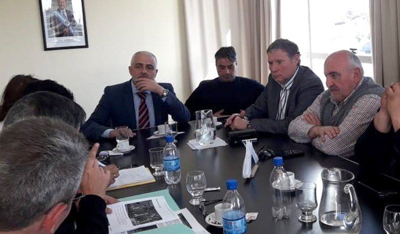 Funcionarios y gremialistas de la ciudad se reunieron con el Ministro de Trabajo.