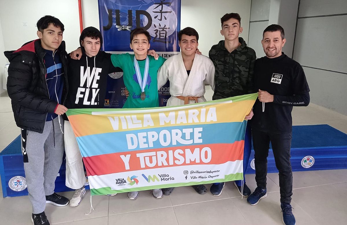 Los judocas de la Escuela Municipal que coordina el profesor Joel Castro se destacaron en Carlos Paz.