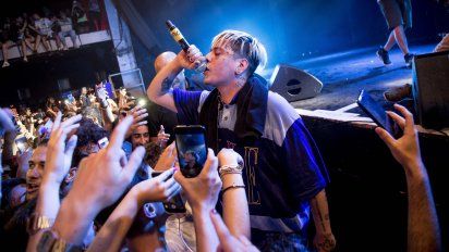 Duki y Ca7riel fusionan el Trap con el Rock