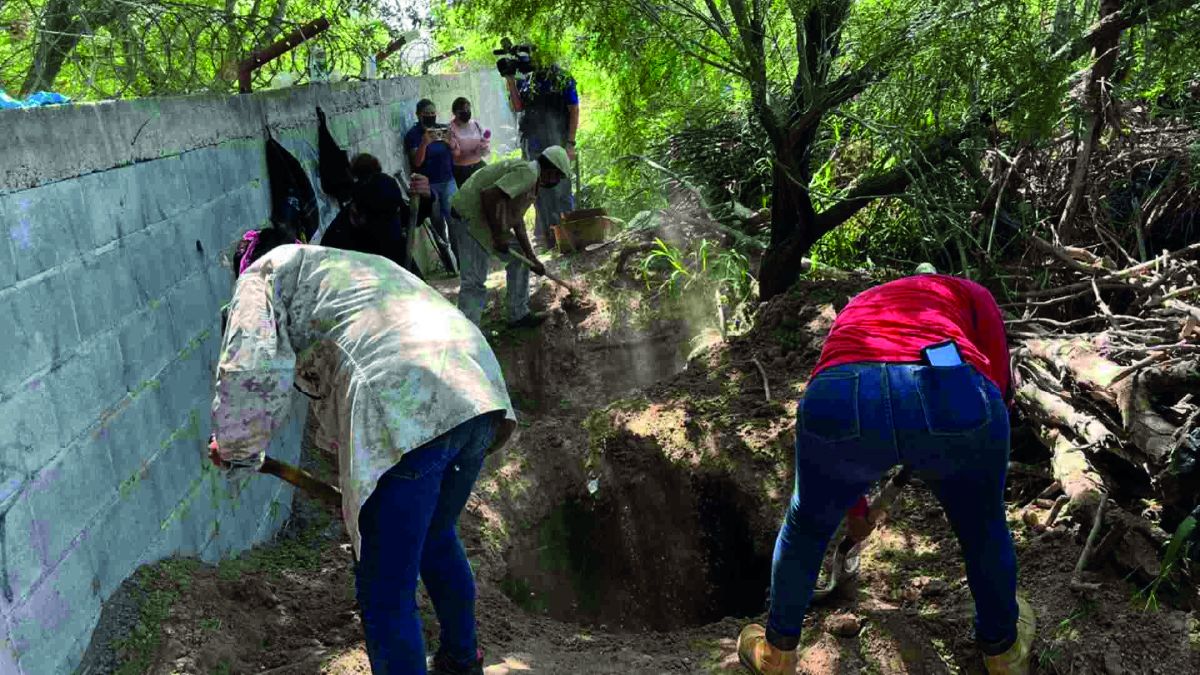 México: Al menos 11 fosas clandestinas con restos de 22 cuerpos fueronencontradas este lunes en una ciudad de Tamaulipas