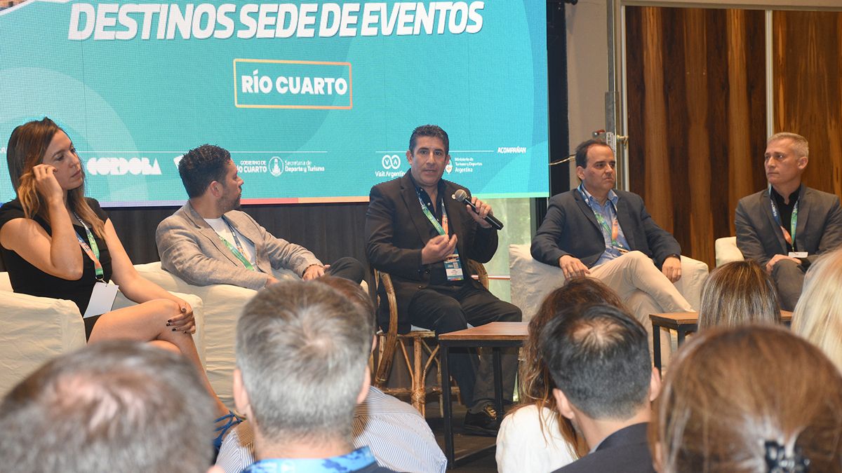 Apertura del Encuentro de Turismo en Río Cuarto.