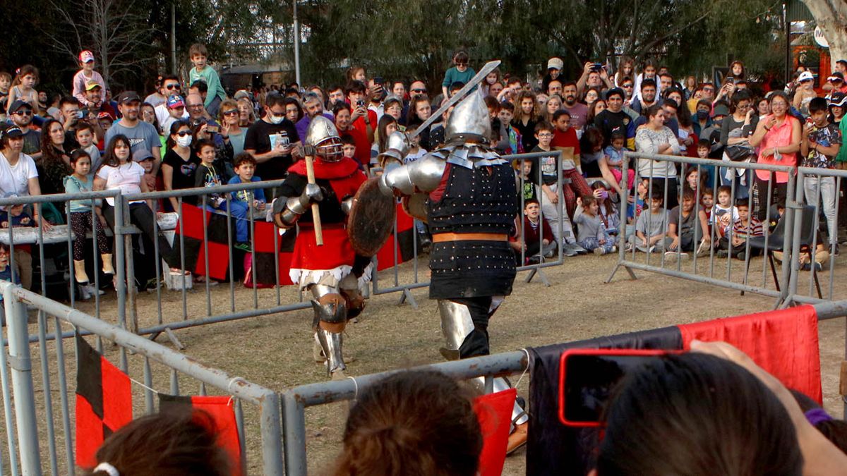 El combate medieval fue una de las grandes atracciones de la jornada. 