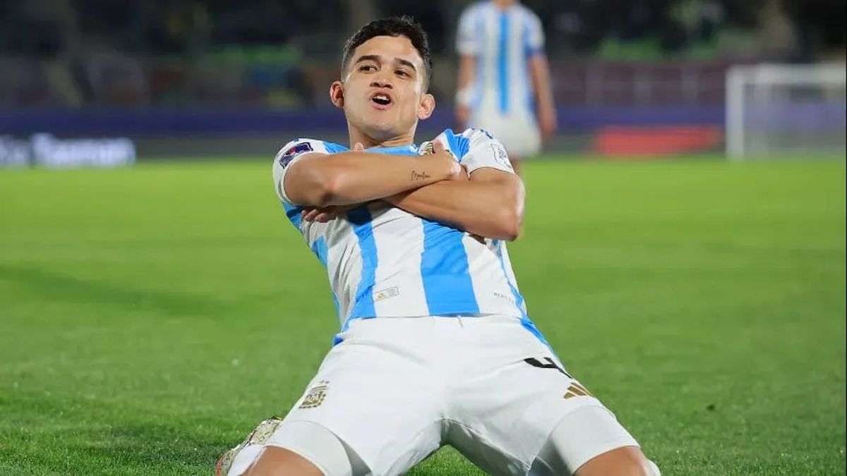 Dylan Gorosito festeja su gol con el que la Selección Argentina Sub-20 venció 1 a 0 a la representativa de Italia