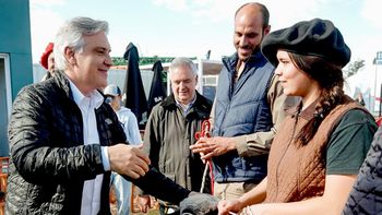 Llaryora, en la Rural. Llaryora, en la Rural.