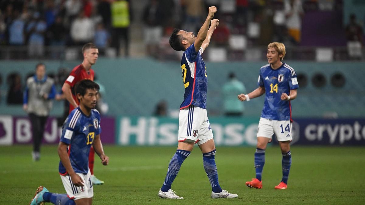 El festejo de los jugadores japoneses al ganarle a España 2-1