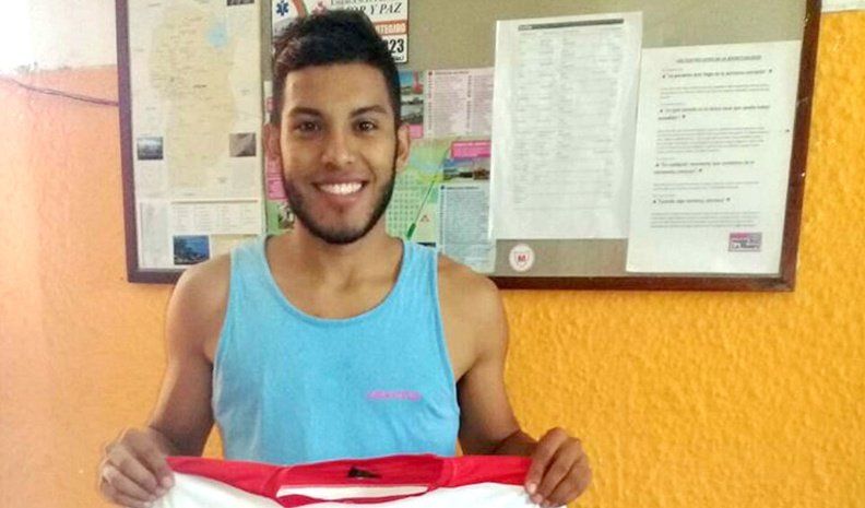 Iván Suárez, lateral derecho de 21 años, viene de actuar en San Martín de Tucumán, San Lorenzo y Quilmes, y ahora se incorpora a Sportivo Municipal.